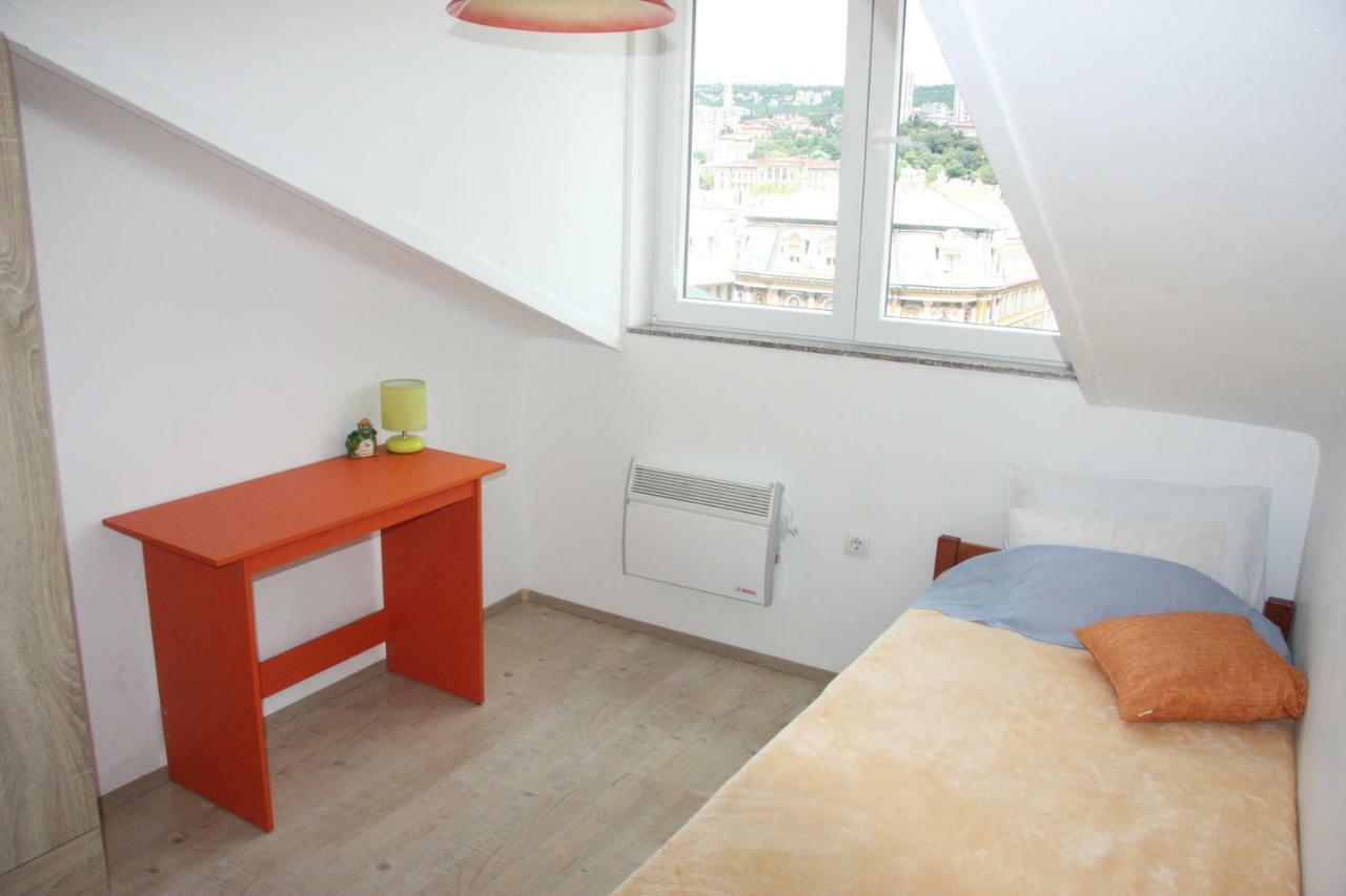 Apartment In City Center Риека Экстерьер фото