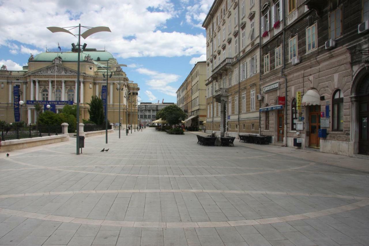 Apartment In City Center Риека Экстерьер фото