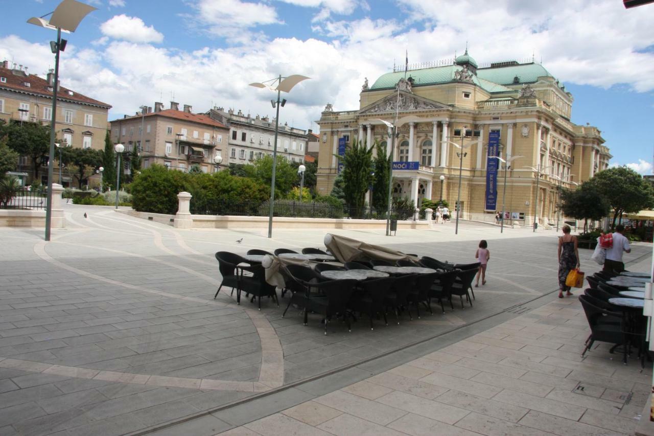 Apartment In City Center Риека Экстерьер фото